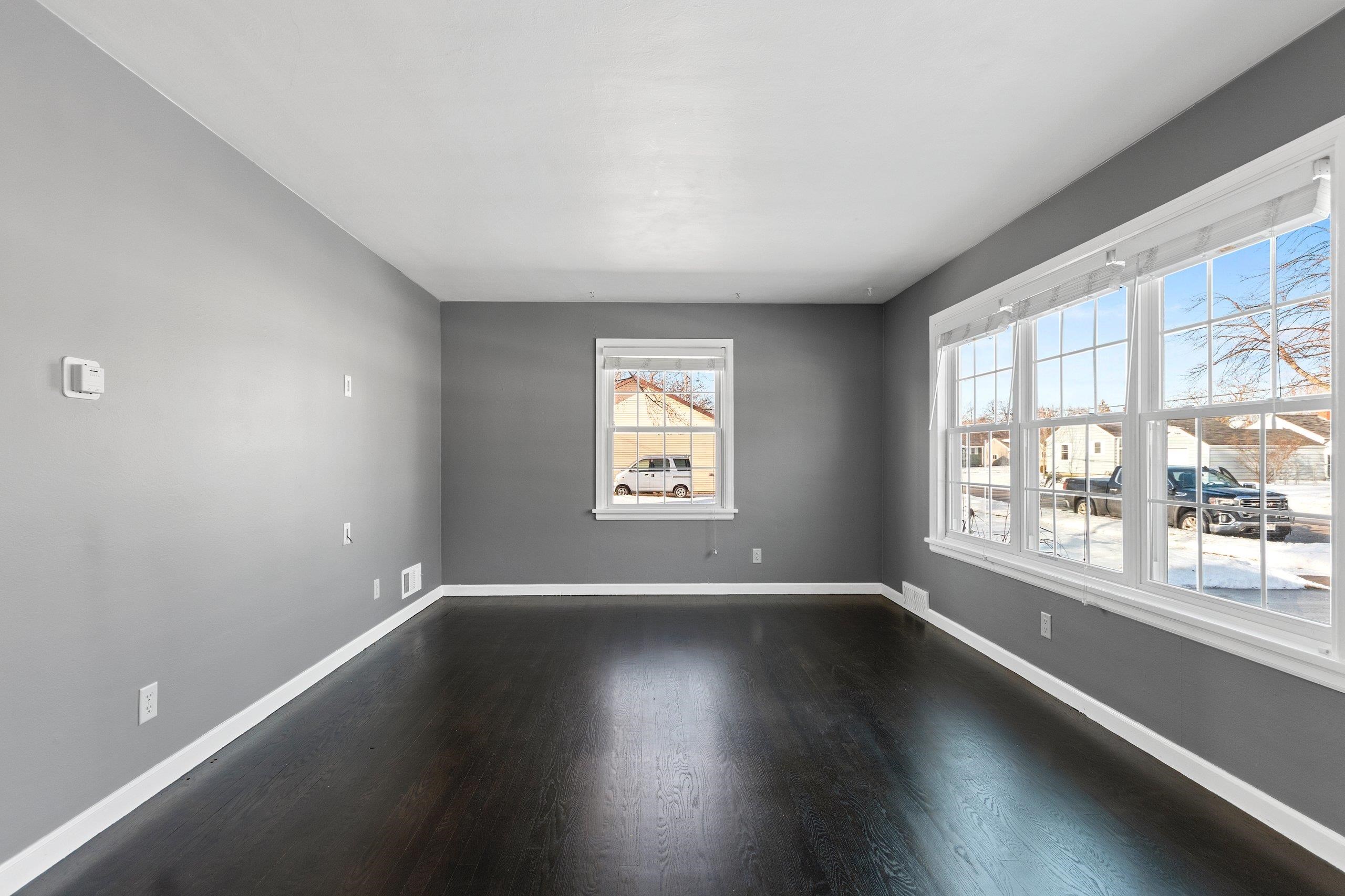 963 Liberty Street Green Bay, WI 54304 - Photo 7 of 25