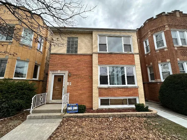 $1,975 | 5530 North Mango Avenue, Unit 2, Chicago, IL 60630