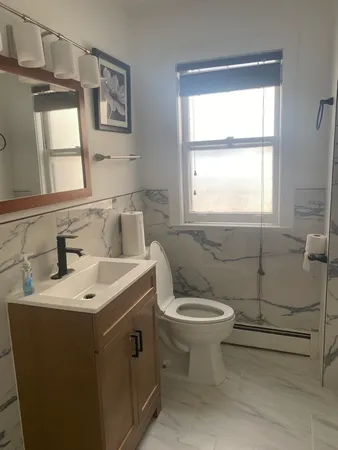 $1,975 | 5530 North Mango Avenue, Unit 2, Chicago, IL 60630