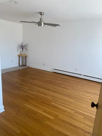 $1,950 | 5530 North Mango Avenue, Unit 2, Chicago, IL 60630