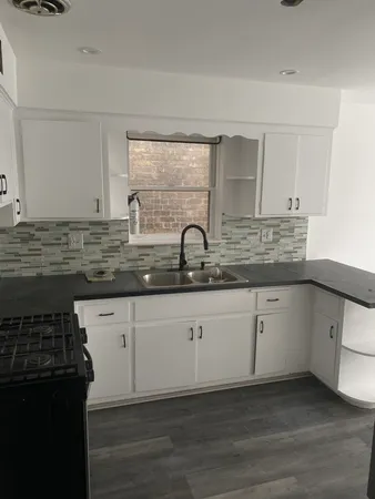 $1,975 | 5530 North Mango Avenue, Unit 2, Chicago, IL 60630