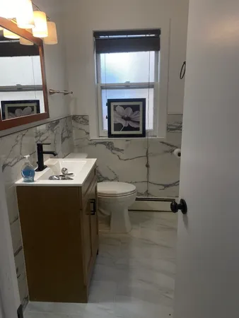 $1,975 | 5530 North Mango Avenue, Unit 2, Chicago, IL 60630