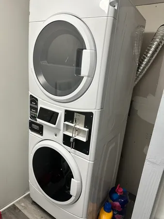 $1,950 | 5530 North Mango Avenue, Unit 2, Chicago, IL 60630