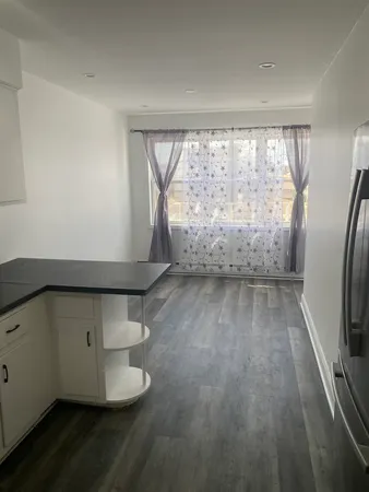 $1,950 | 5530 North Mango Avenue, Unit 2, Chicago, IL 60630