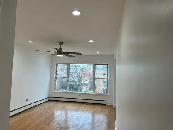 $1,975 | 5530 North Mango Avenue, Unit 2, Chicago, IL 60630