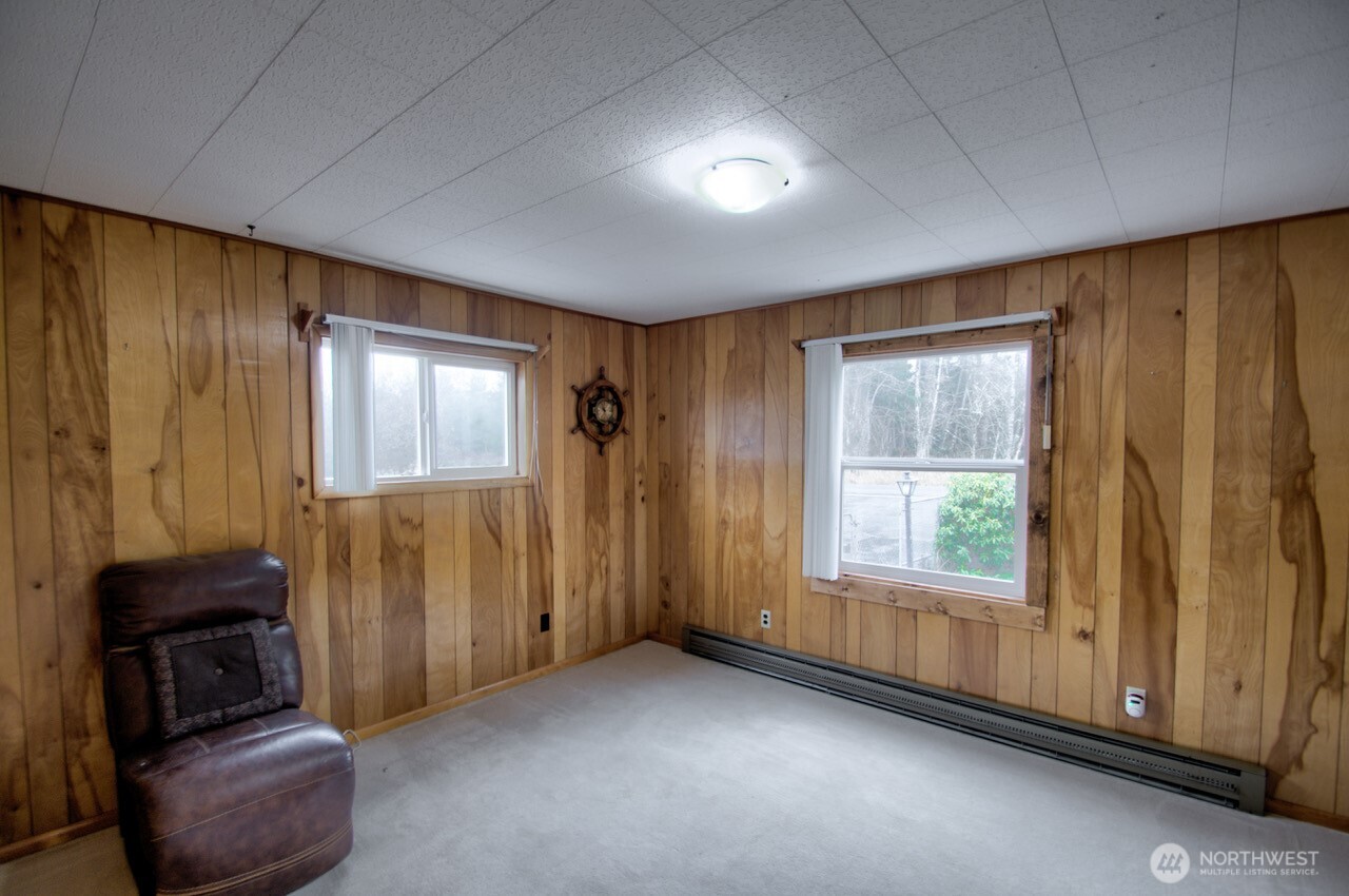1296 Centralia Alpha Road Chehalis, WA 98532 - Photo 20 of 39 a view of an empty room with a window