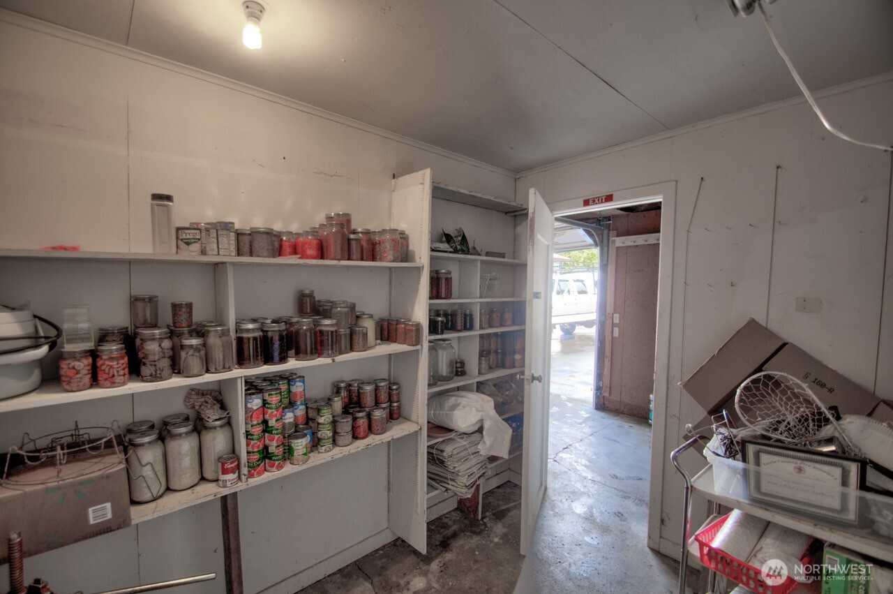 1296 Centralia Alpha Road Chehalis, WA 98532 - Photo 39 of 39 a room with furniture a storage and utility