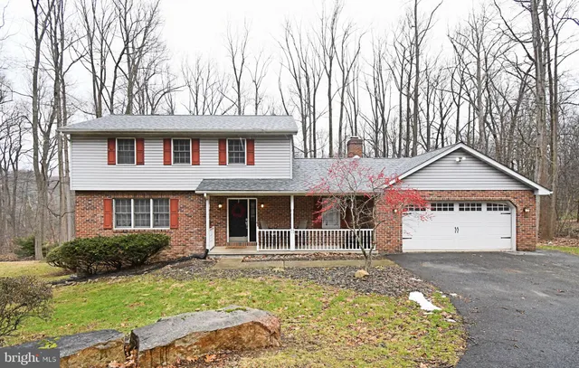$479,900 | 9 White Oak Road, Fleetwood, PA 19522