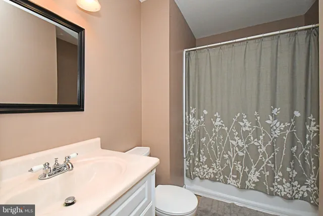 $479,900 | 9 White Oak Road, Fleetwood, PA 19522