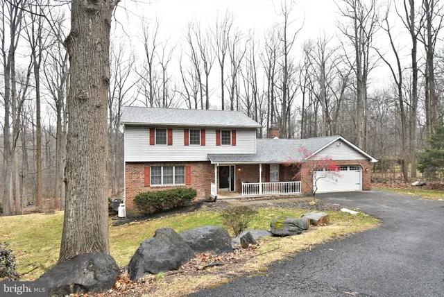 $479,900 | 9 White Oak Road, Fleetwood, PA 19522