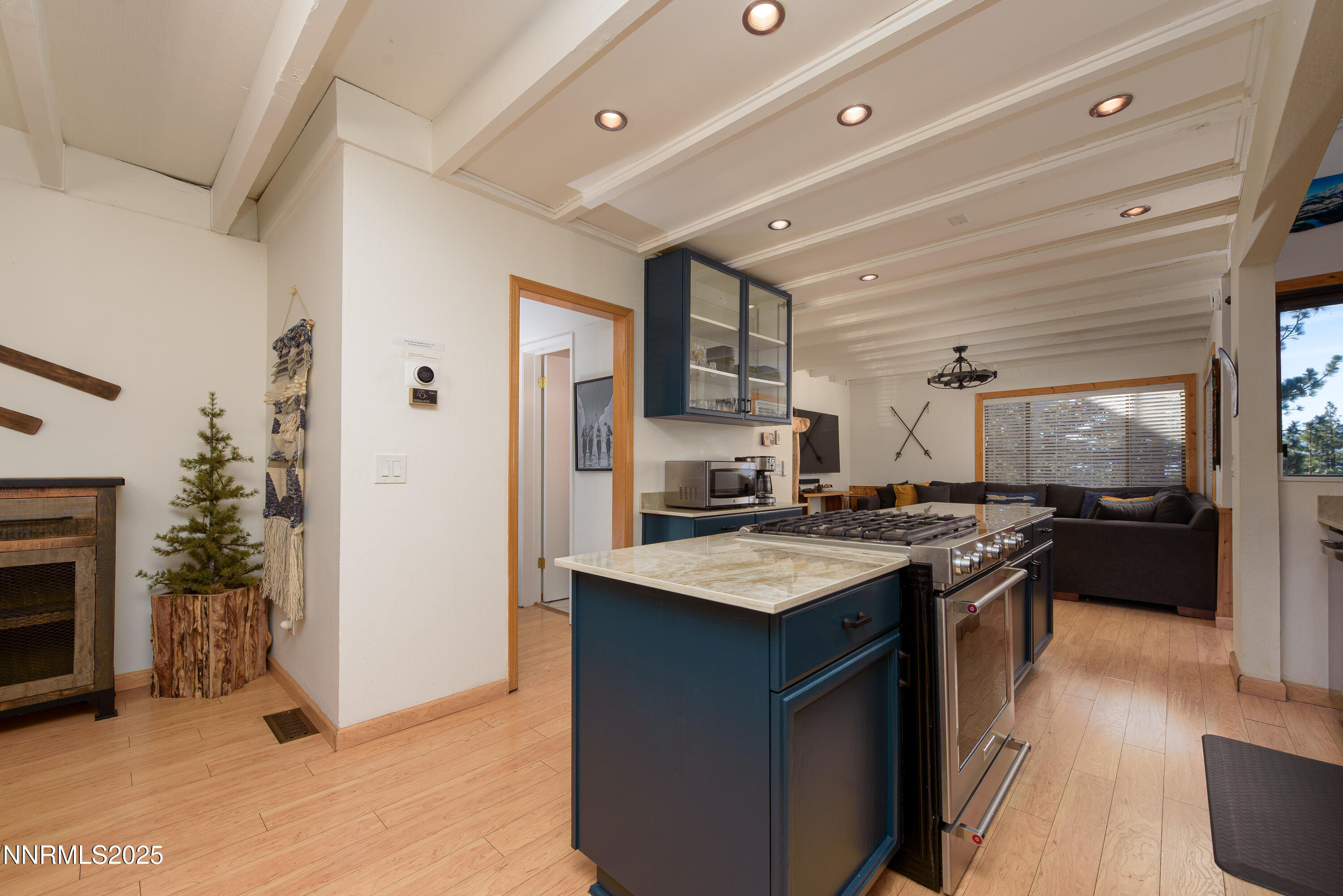 233 Clubhouse Circle Stateline, NV 89449 - Photo 16 of 27 233 Clubhouse Circle-33