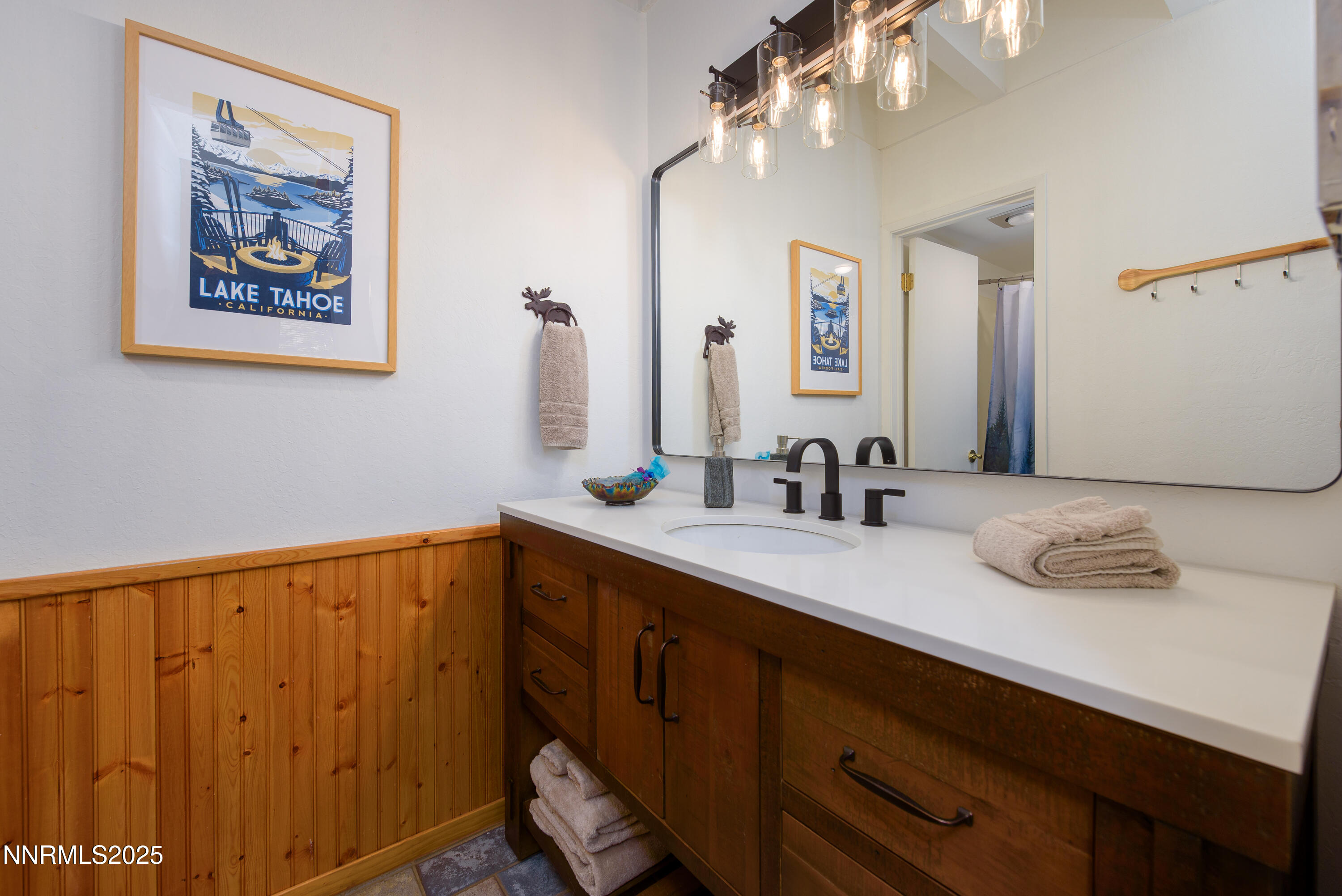 233 Clubhouse Circle Stateline, NV 89449 - Photo 22 of 28 233 Clubhouse Circle-47