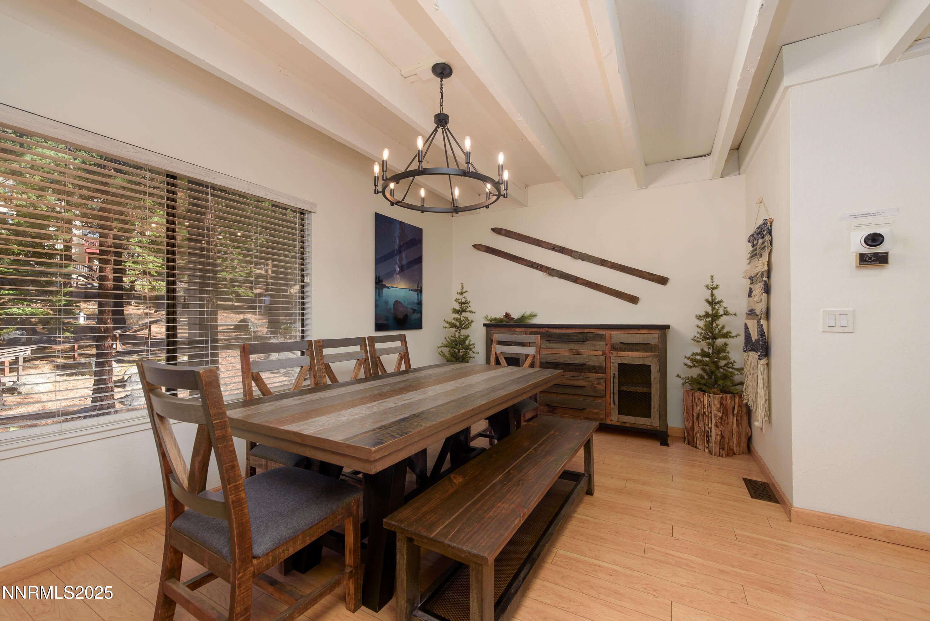 233 Clubhouse Circle Stateline, NV 89449 - Photo 4 of 27 233 Clubhouse Circle-34