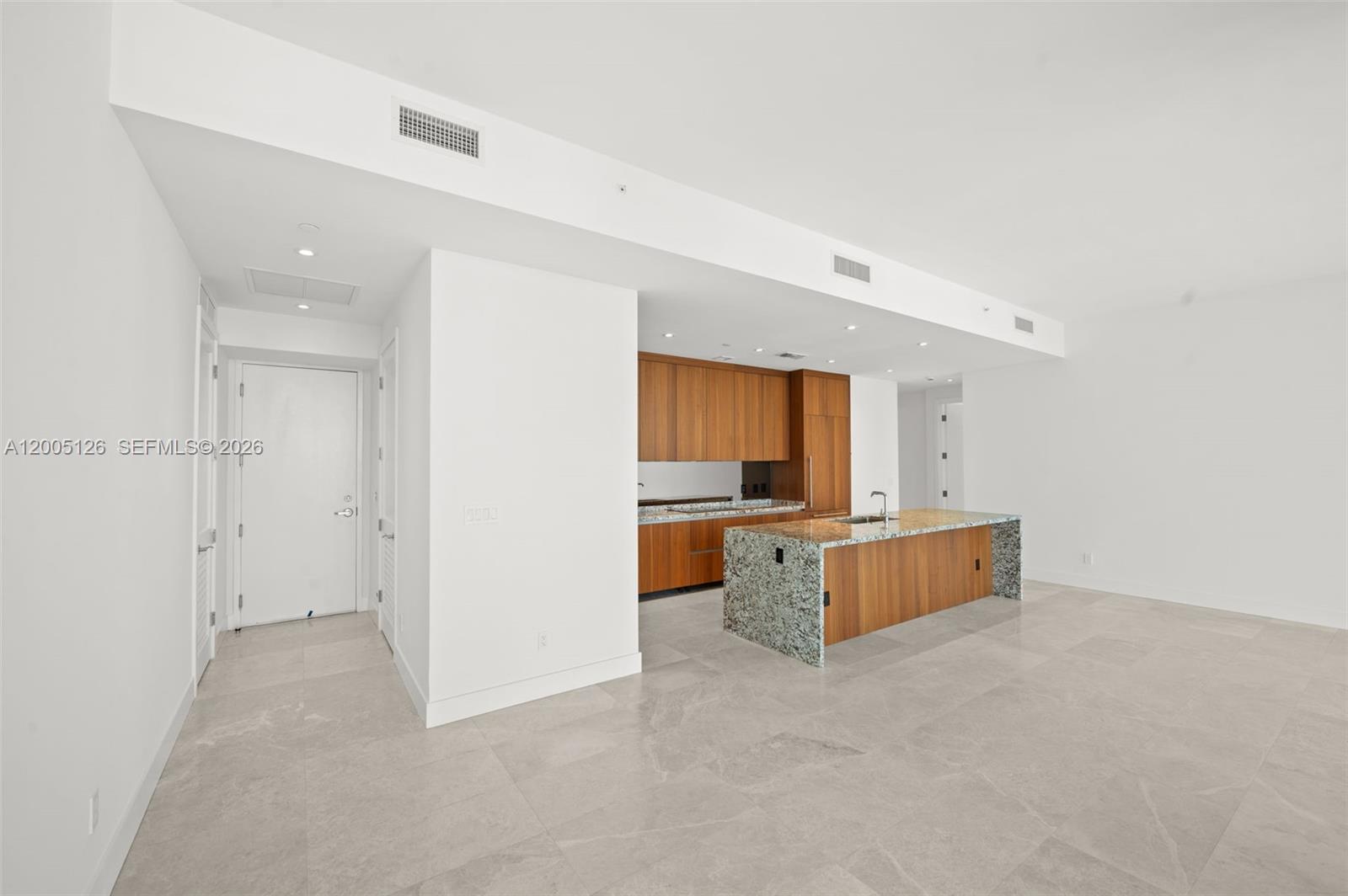175 Southeast 25th Road, Unit 2604 Miami, FL 33129 - Photo 6 of 36