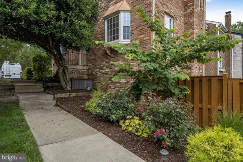 $699,900 | 10419 Courthouse Drive, Fairfax, VA 22030