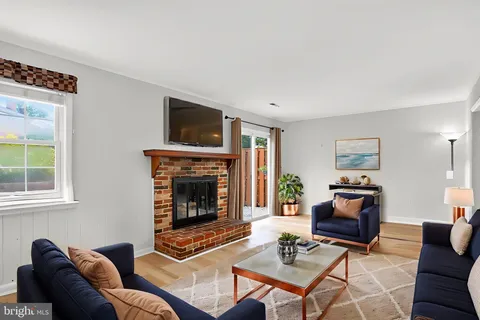 $699,900 | 10419 Courthouse Drive, Fairfax, VA 22030