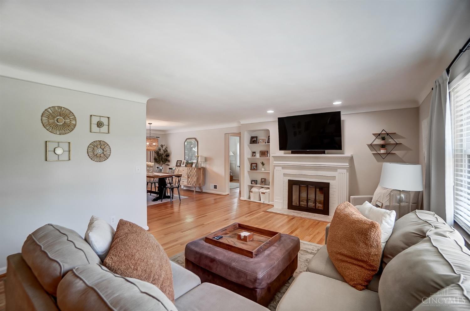 1738 Linneman Road Cincinnati, OH 45238 - Photo 7 of 48