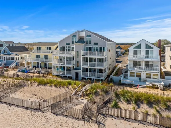 $549,990 | 178 North End Boulevard, Unit G, Salisbury, MA 01952