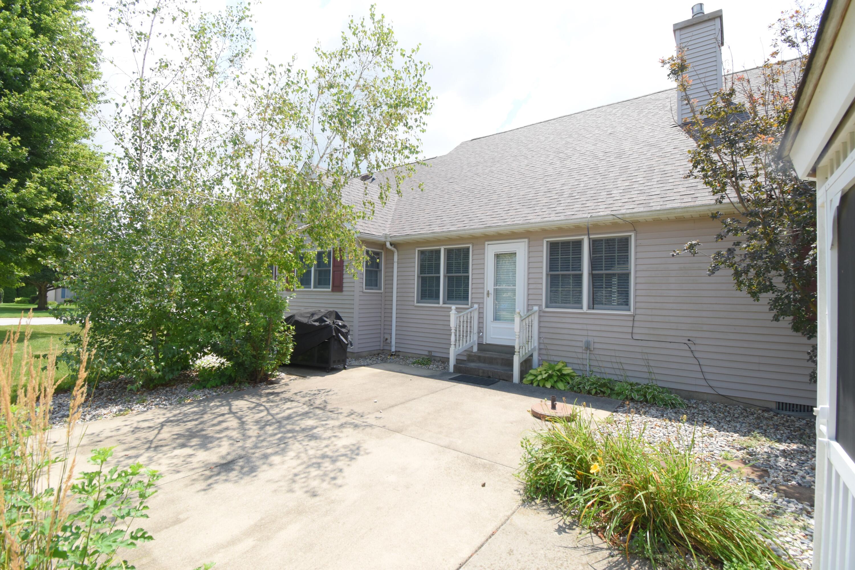 522 Pheasant Run Rensselaer, IN 47978 - Photo 11 of 56 3000x1999