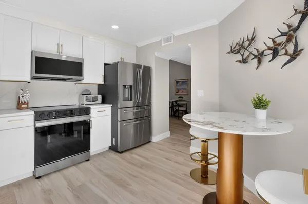 $9,500 | 7455 Glendevon Lane, Unit 206, Delray Beach, FL 33446