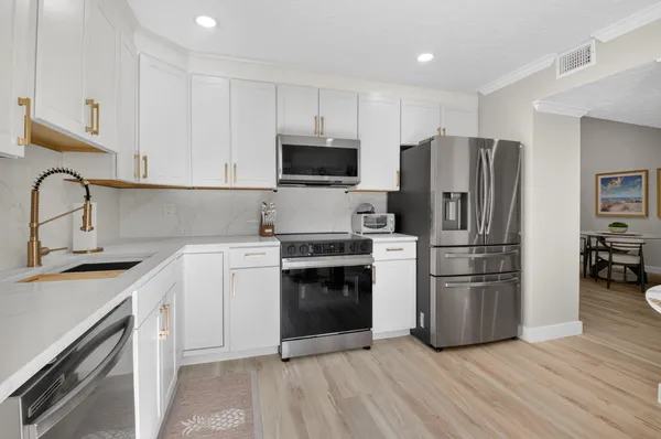 $9,500 | 7455 Glendevon Lane, Unit 206, Delray Beach, FL 33446