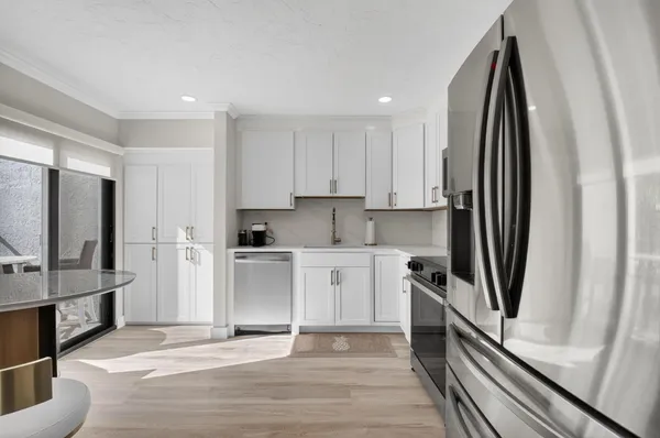 $9,500 | 7455 Glendevon Lane, Unit 206, Delray Beach, FL 33446