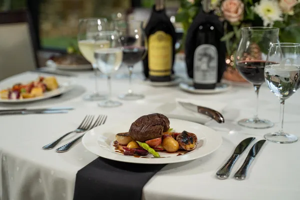 $9,500 | 7455 Glendevon Lane, Unit 206, Delray Beach, FL 33446