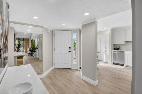 $9,500 | 7455 Glendevon Lane, Unit 206, Delray Beach, FL 33446