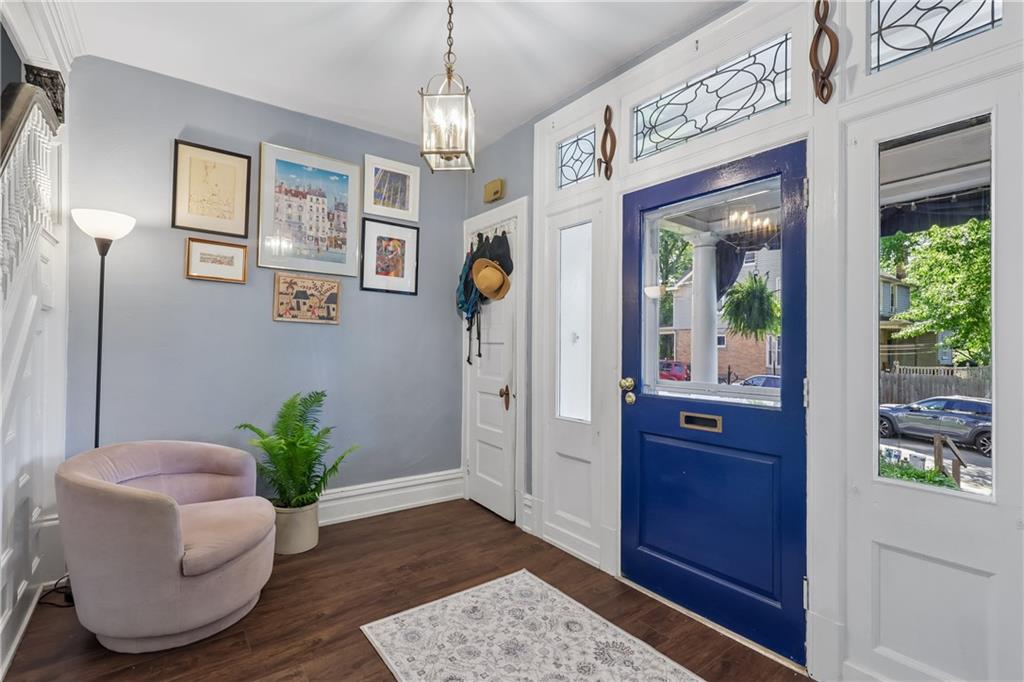 223 Chestnut Street Pittsburgh, PA 15218 - Photo 5 of 28 Entrance foyer