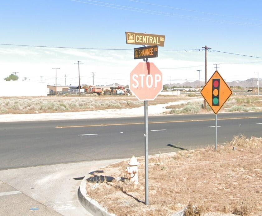 13630 Central Road Apple Valley, CA 92308 - Photo 10 of 17 308738206 cross street