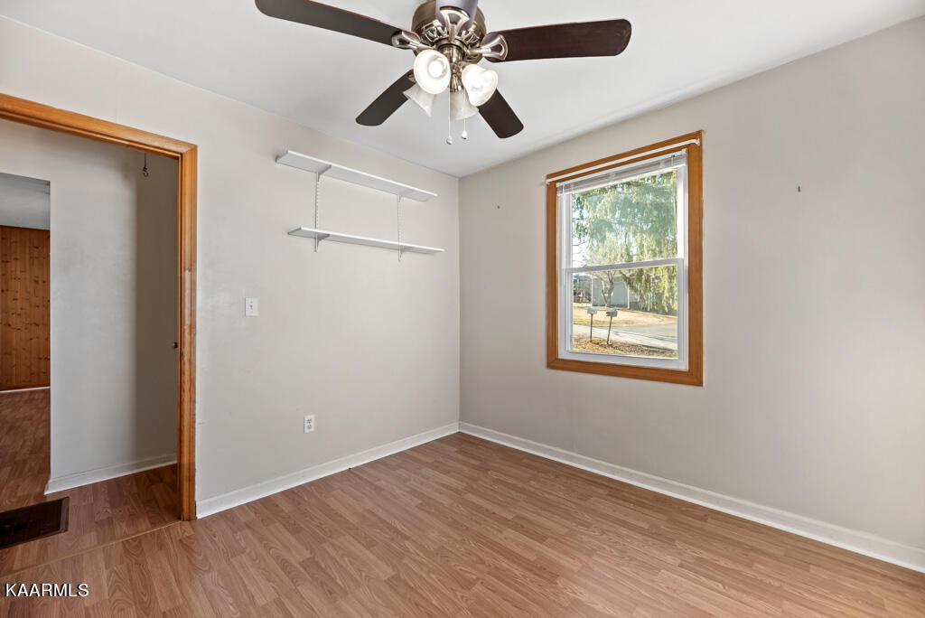 4314 Hayes Road Knoxville, TN 37912 - Photo 4 of 16 Hyns4314 (12)