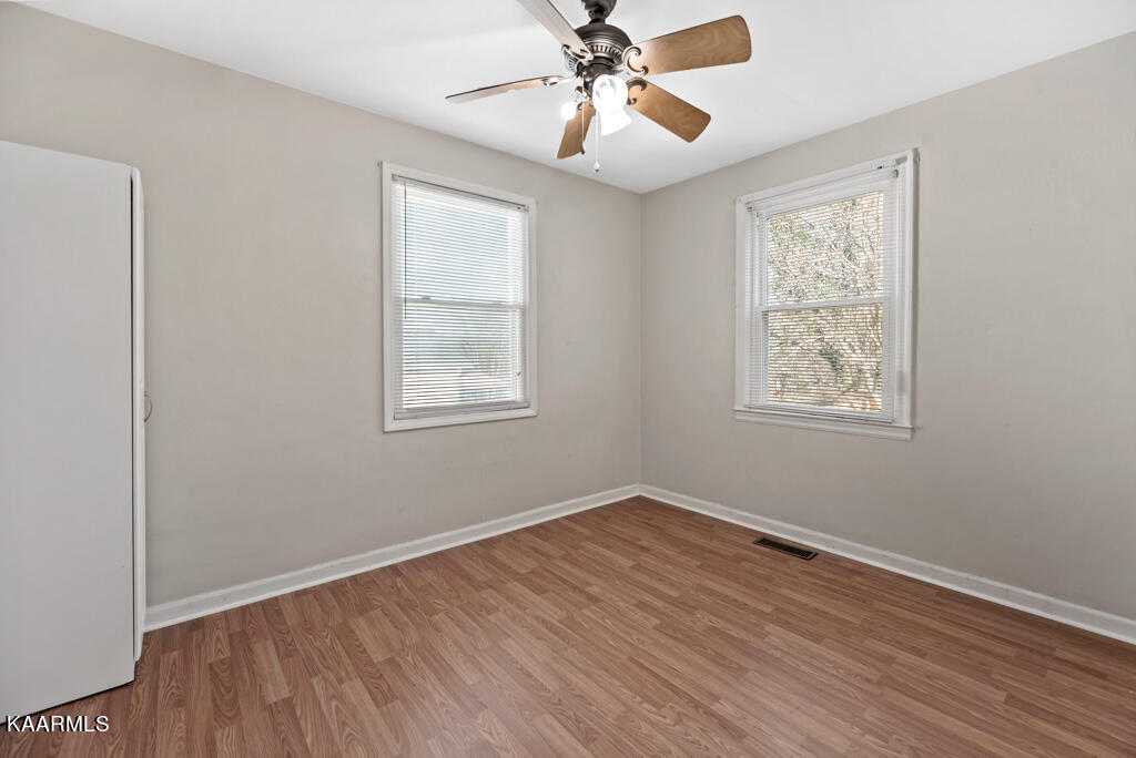 4314 Hayes Road Knoxville, TN 37912 - Photo 6 of 16 Hyns4314 (18)
