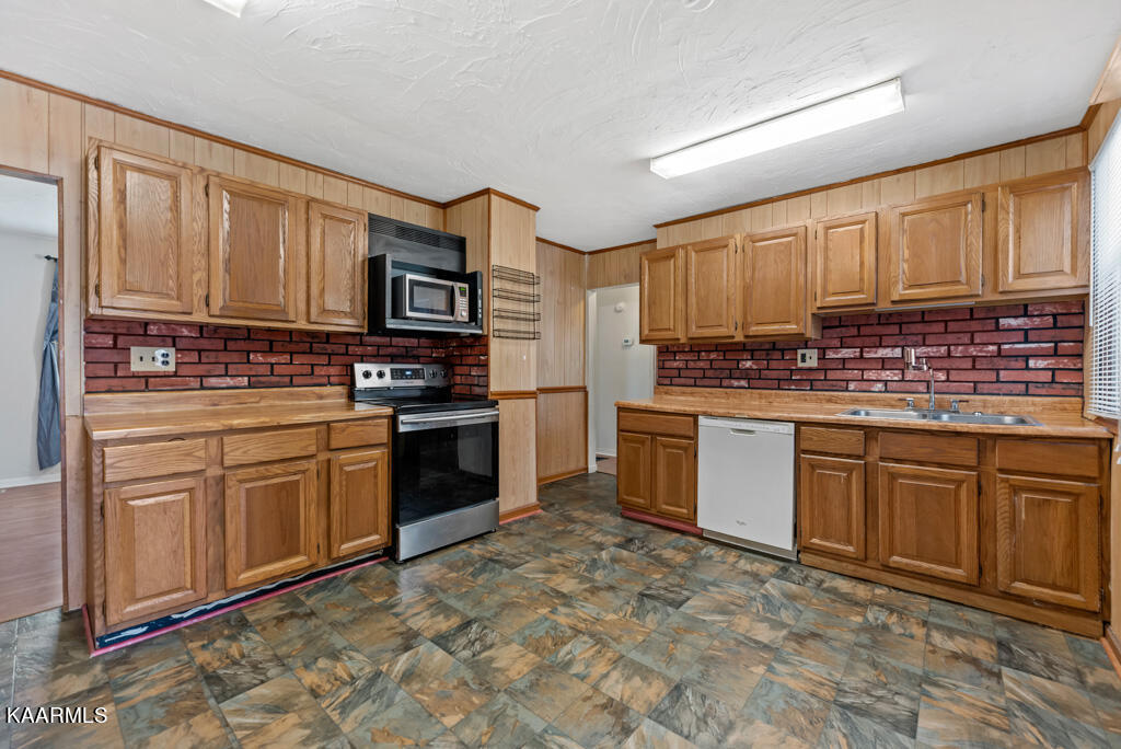 4314 Hayes Road Knoxville, TN 37912 - Photo 9 of 16 Hyns4314 (30)