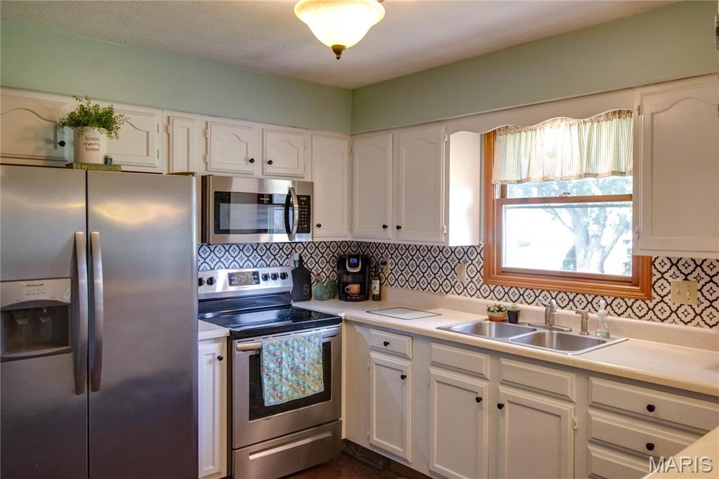 1217 West County Road Jerseyville, IL 62052 - Photo 10 of 35