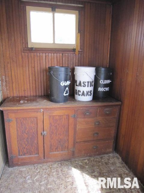 2529 North 3rd Street Clinton, IA 52732 - Photo 3 of 9 Gallery Image 3