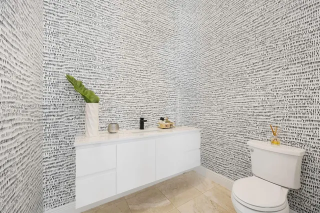 $4,599,000 | 7430 Southwest 66th Street, Miami, FL 33143