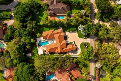 an aerial view of a house having outdoor space