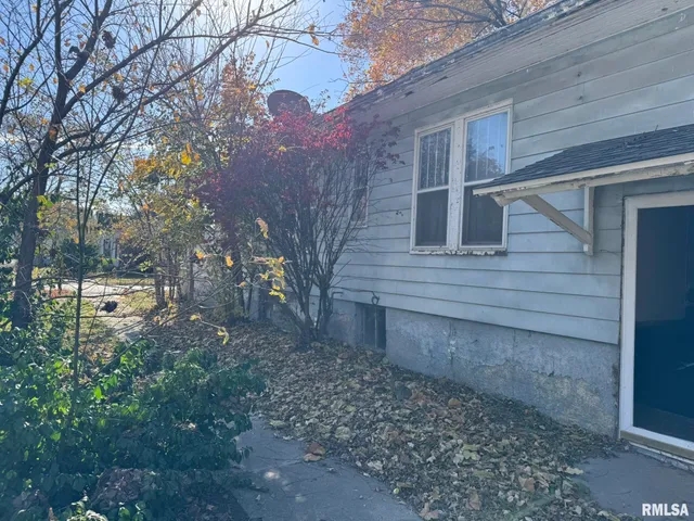 $30,000 | 962 East Broadway, Centralia, IL 62801