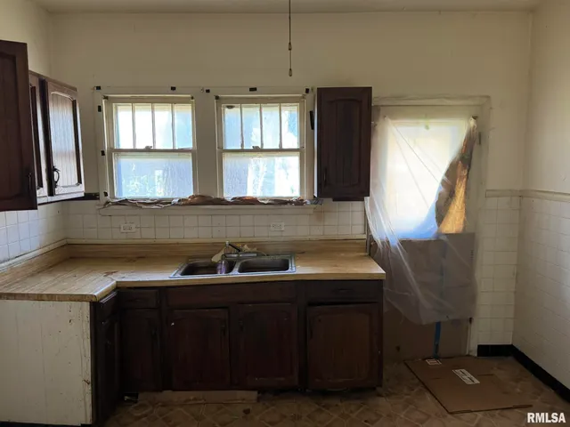 $30,000 | 962 East Broadway, Centralia, IL 62801