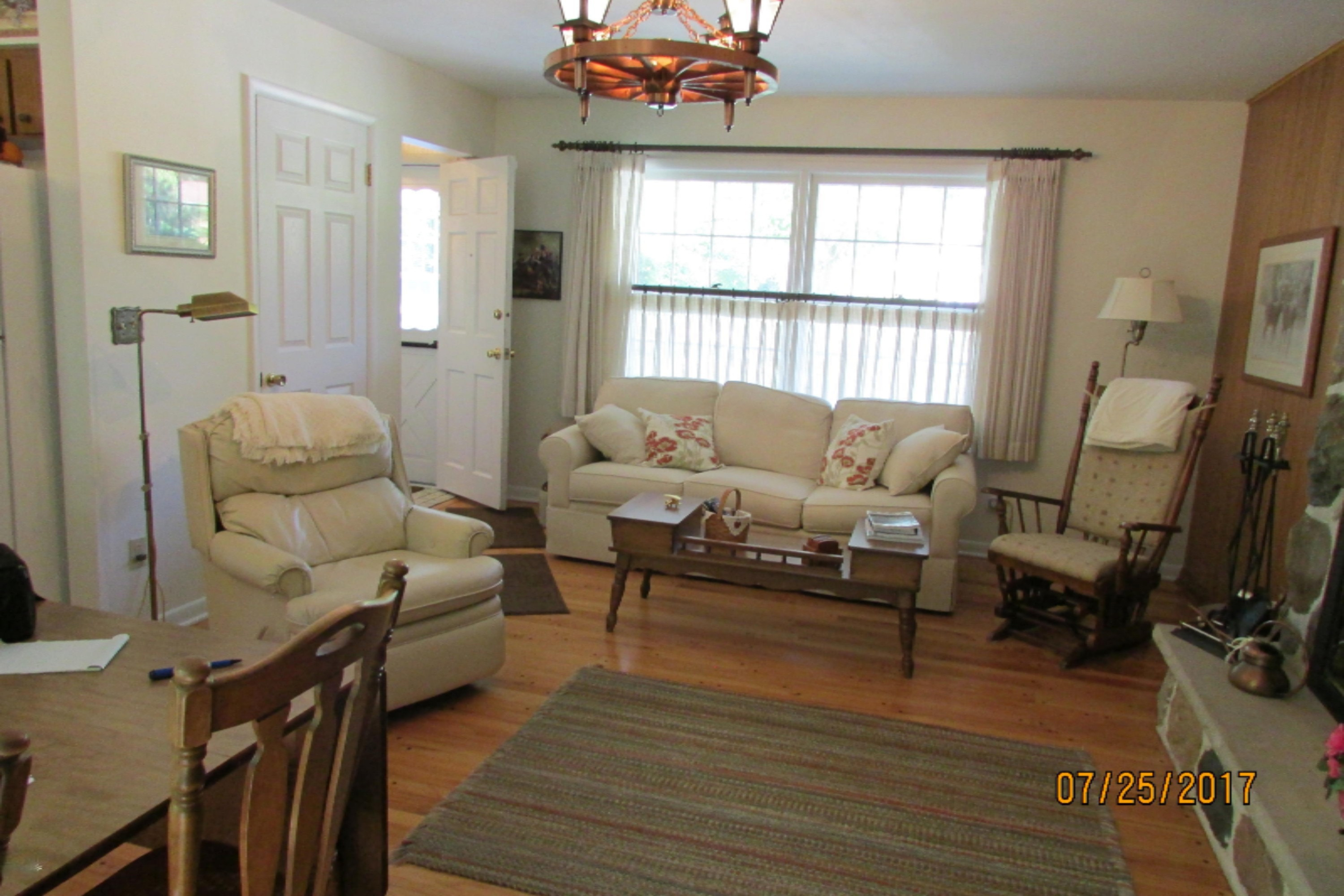 Family room 4
