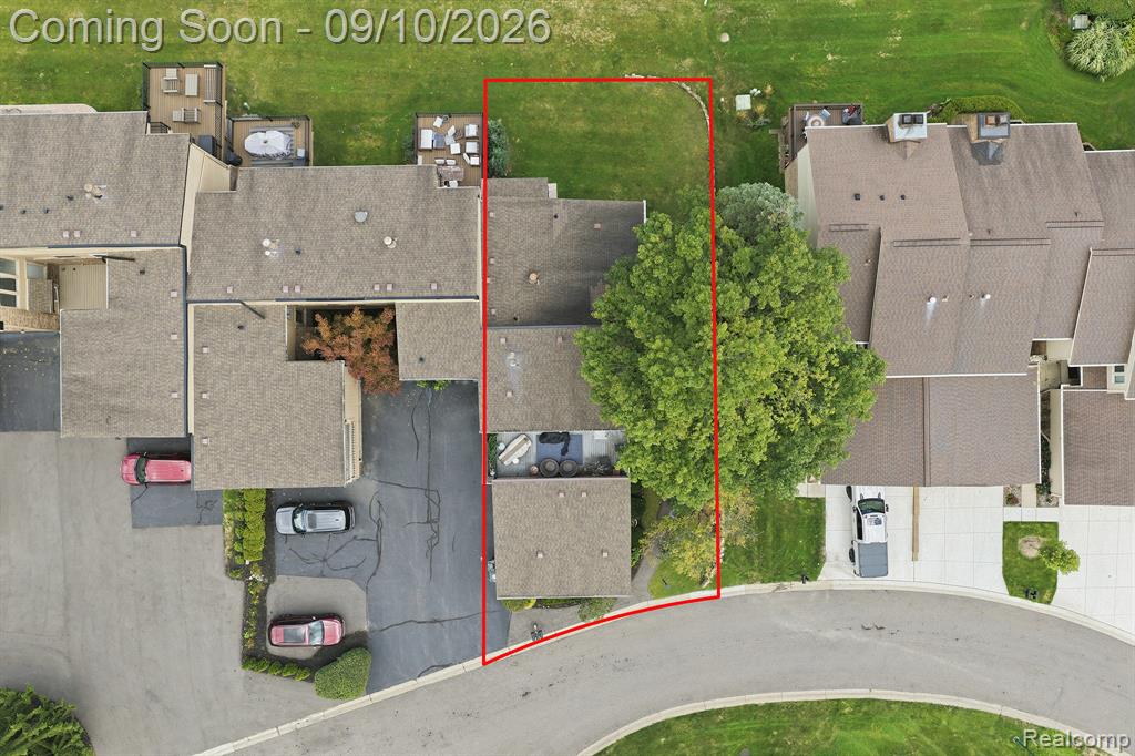 988 Golfview Court Rochester Hills, MI 48307 - Photo 36 of 40 Gallery Image 36