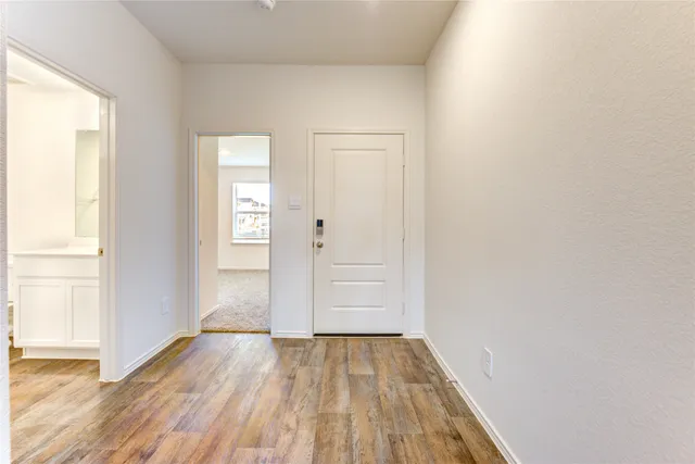 $1,975 | 30507 Carter Cove, Fulshear, TX 77423