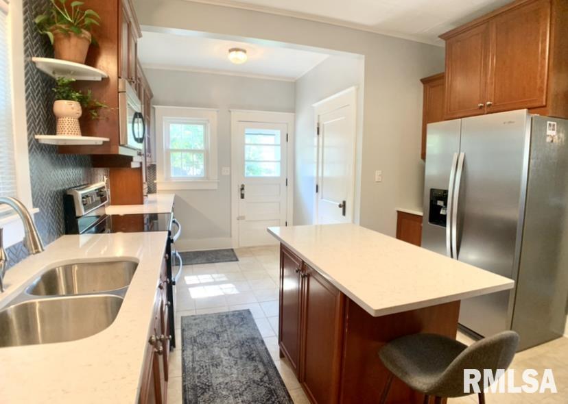 305 South Douglas Avenue Springfield, IL 62704 - Photo 8 of 26