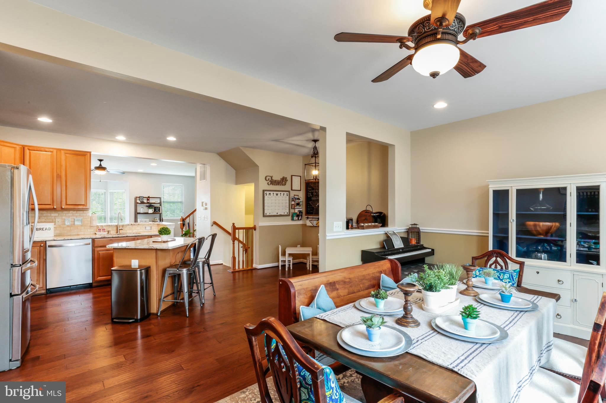 25286 Gothic Square Chantilly, VA 20152 - Photo 11 of 32 ~ Amazing Light Filled Sun Room - Versatile Use ~