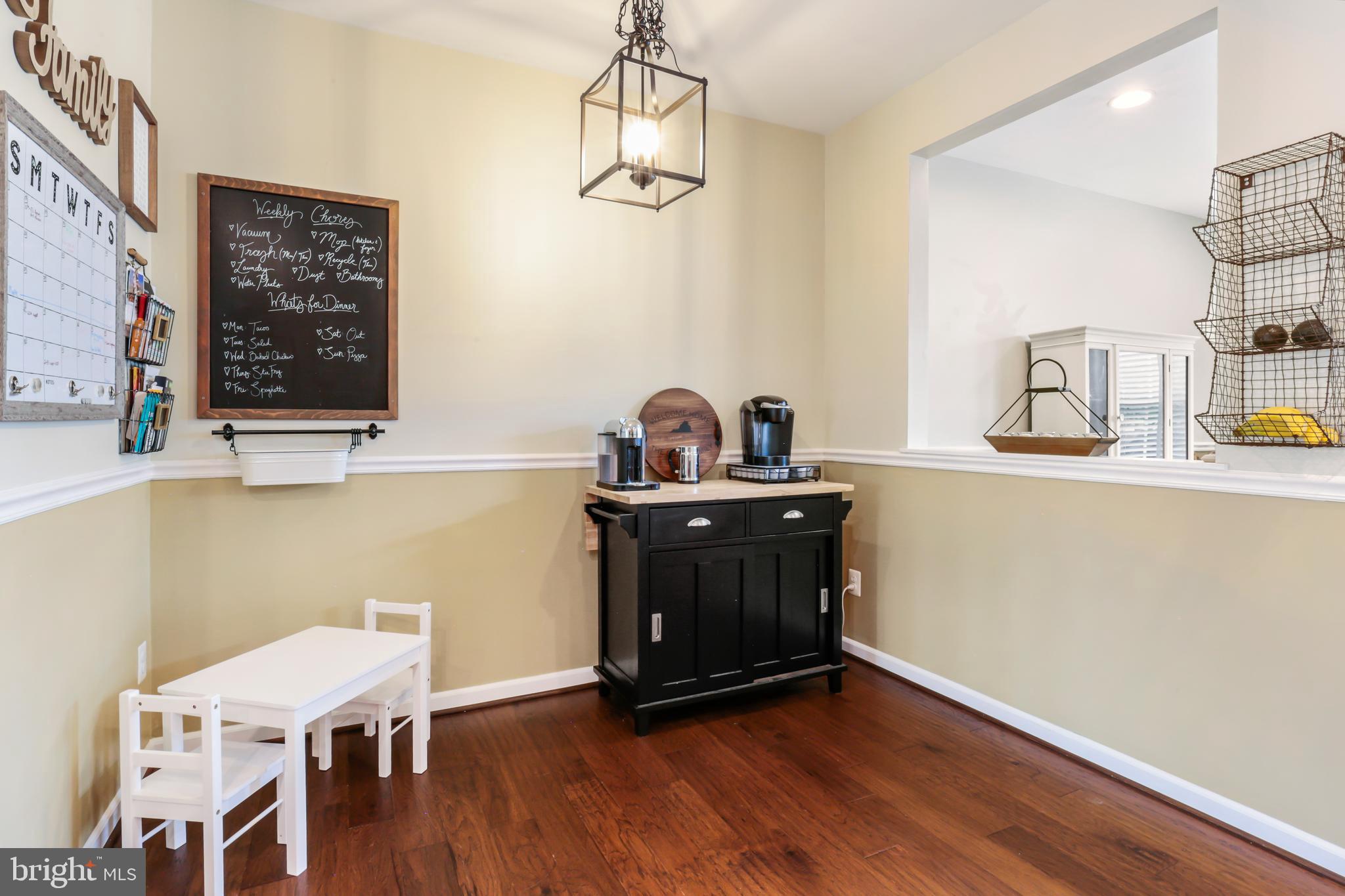 25286 Gothic Square Chantilly, VA 20152 - Photo 9 of 32 ~Space for a Dining Table Adjancent to Kitchen~