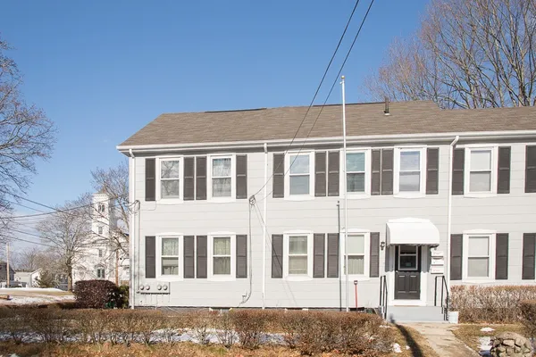 $2,100 | 271 North Washington Street, Unit 2, North Attleboro, MA 02760