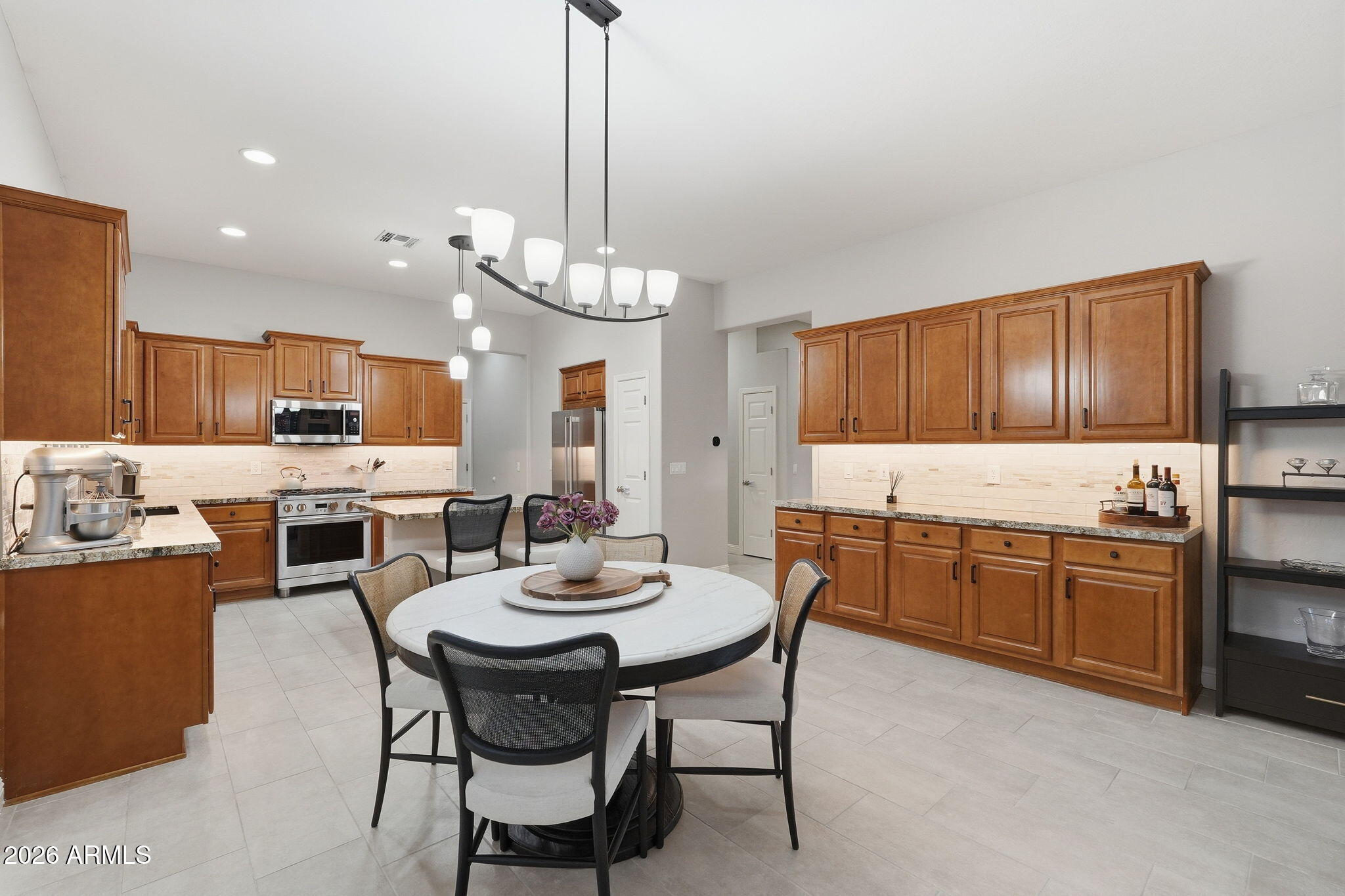 6738 Rachael Way Gilbert, AZ 85298 - Photo 10 of 61 Kitchen