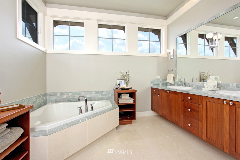 1006 North 42nd Place Renton, WA 98056 - Photo 13 of 25