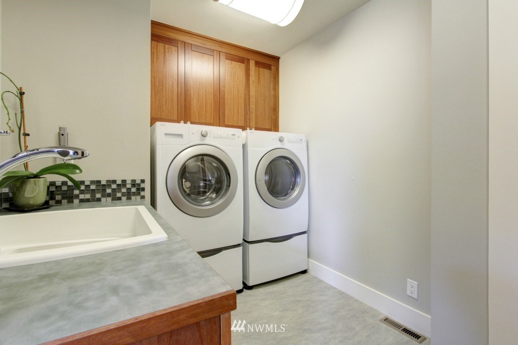 1006 North 42nd Place Renton, WA 98056 - Photo 17 of 25