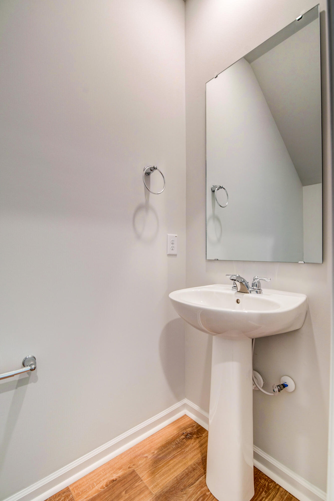 587 Spanish Wells Road Summerville, SC 29486 - Photo 32 of 57 Powder Room